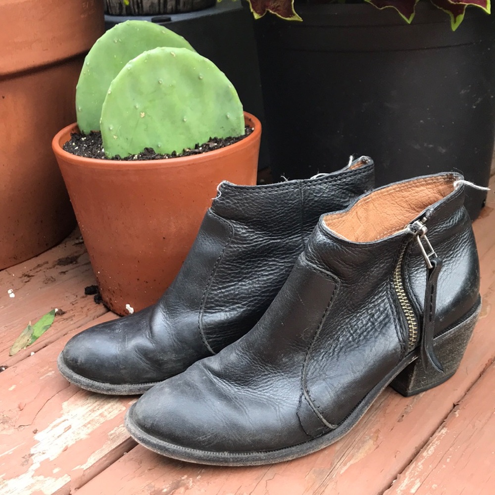 Madewell Black Leather Ankle Boots